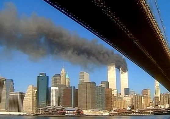 Flight 175 Crash Impact Into The South Tower (Brooklyn Bridge View) episode artwork