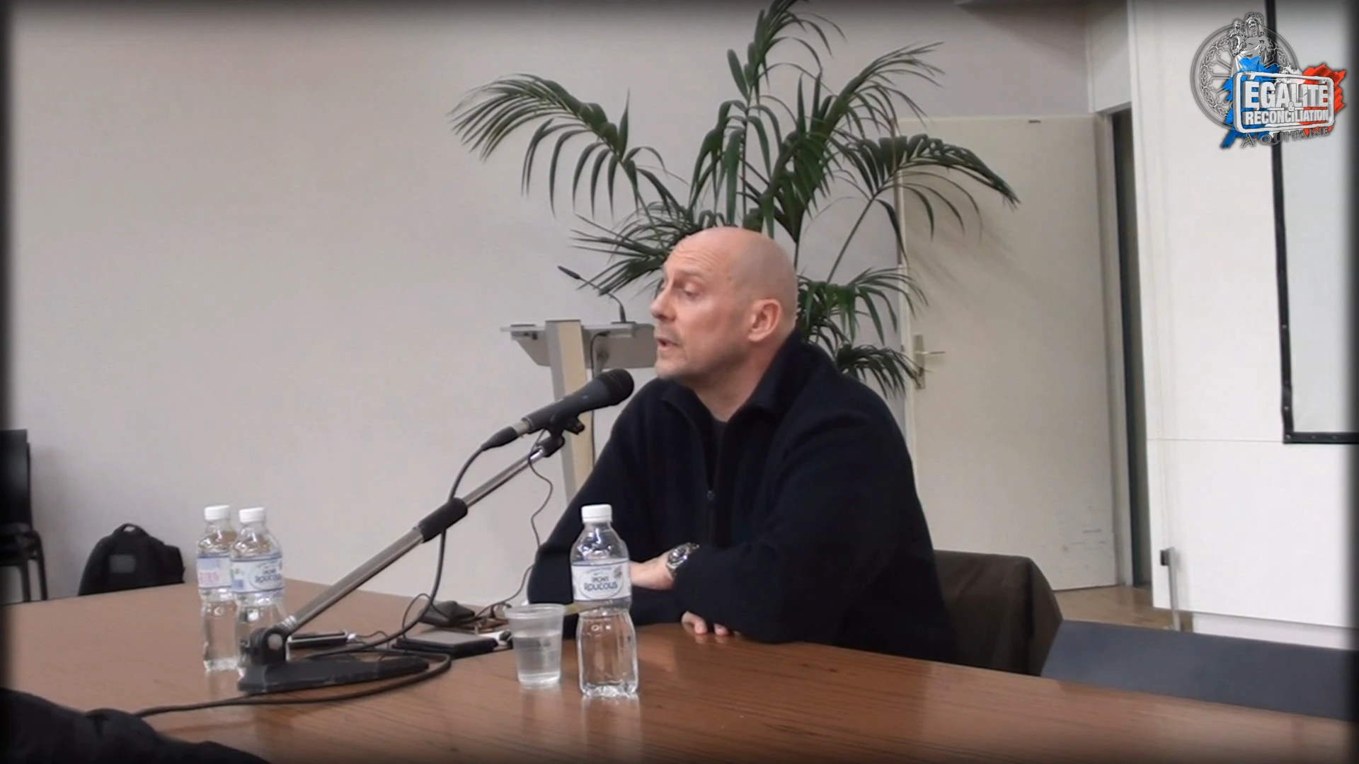 Alain Soral – Rencontre/Dédicace « Dialogue Désaccordé », Bordeaux (8/02/2014) partie 1
