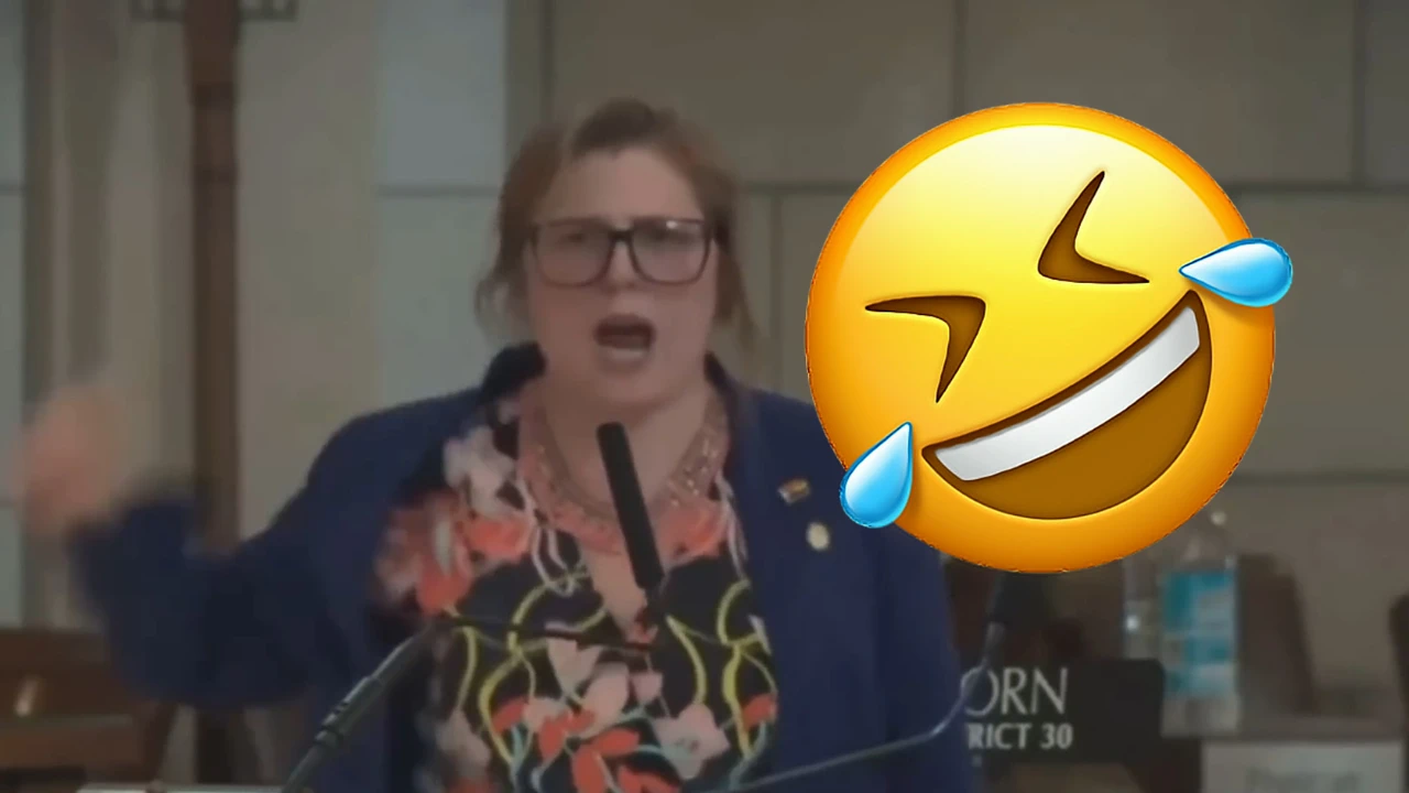 Une sénatrice démocrate pique une crise et répète 28 fois la meme chose !
