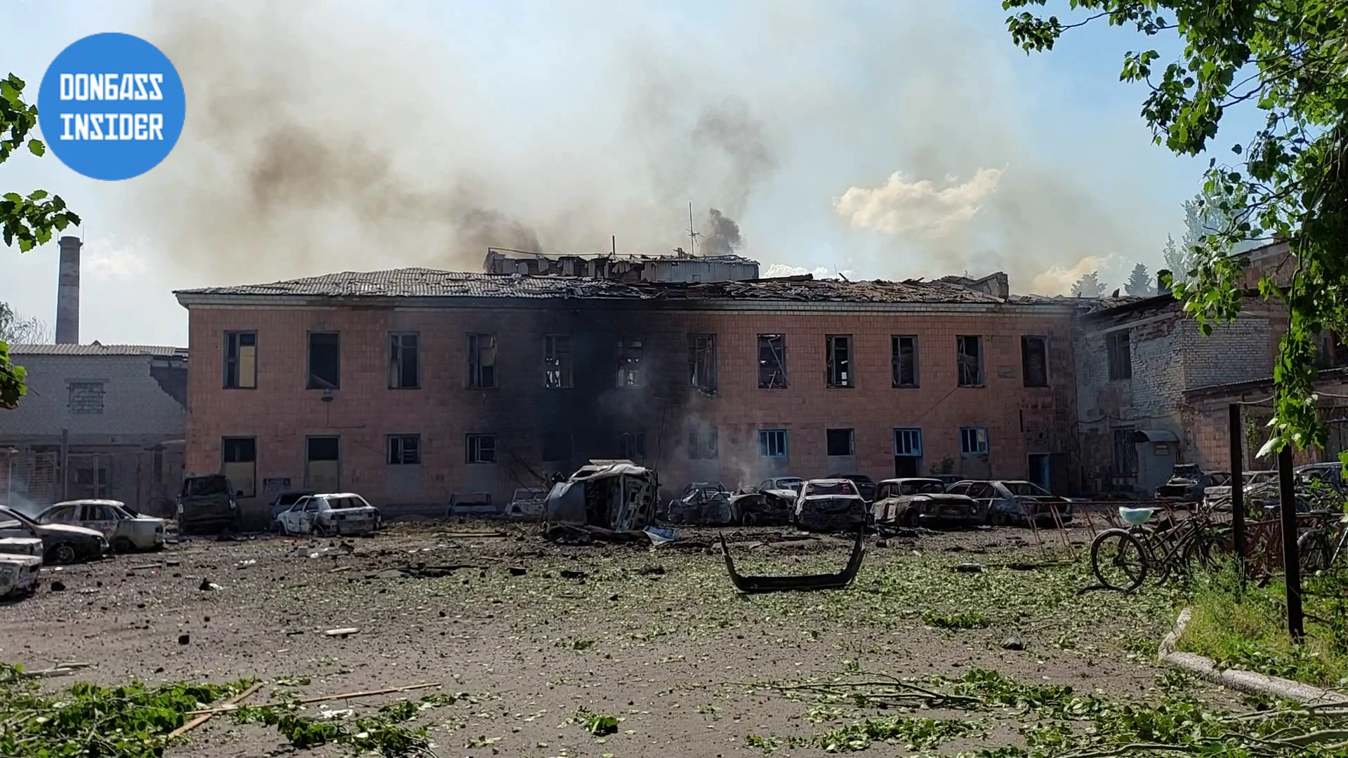 L’armée ukrainienne bombarde lourdement le district de Petrovski à Donetsk – 4 juin 2022