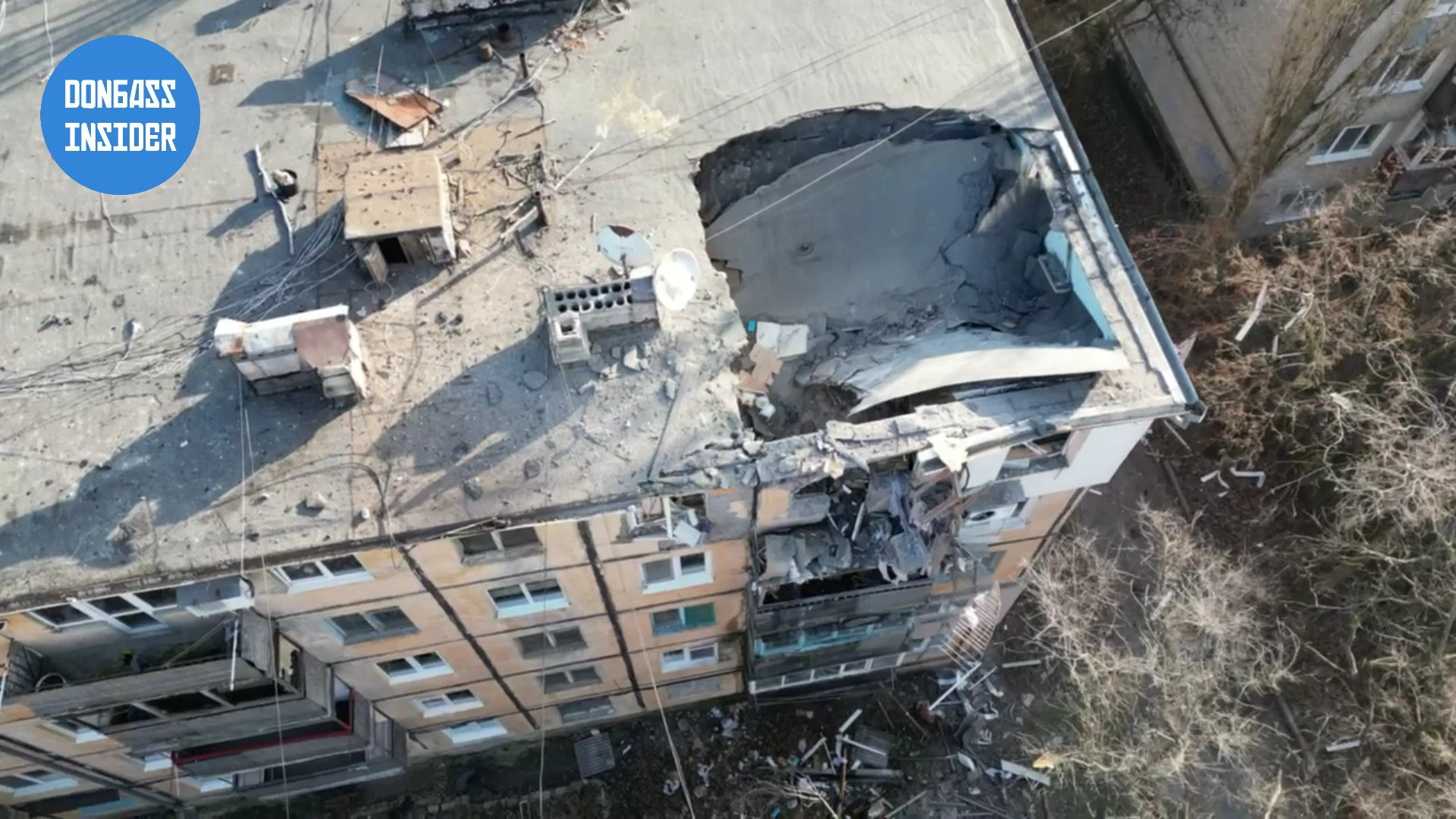 L’armée ukrainienne bombarde le centre de Donetsk à coup de roquettes – 15.12.2022