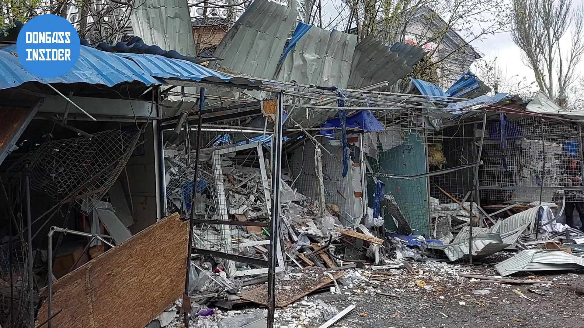 L’armée ukrainienne bombarde le marché central de Donetsk – 07.04.2023