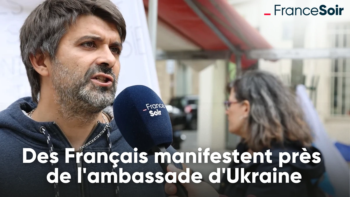 Ils dénoncent «une propagande proaméricaine» près de l’ambassade d’Ukraine